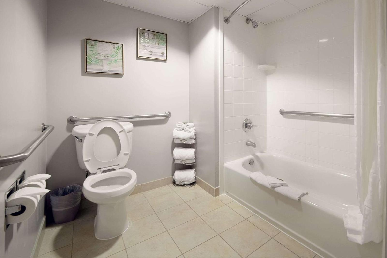 Country Inn & Suites by Radisson, Ontario at Ontario Mills, CA